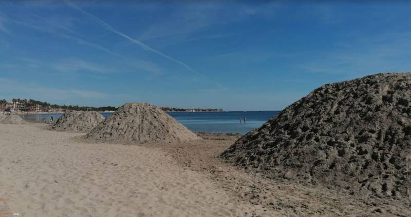 <span style='color:#780948'>ARCHIVED</span> - Moving extra sand onto Mar Menor beaches to make them tourist-ready harms the lagoon, say eco warriors