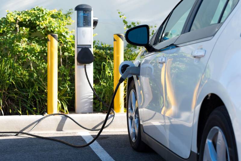 The Spanish law that says you must install electric car charging points: Who has to do it and when?