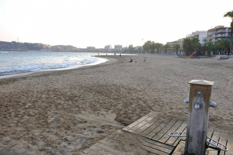 These are the 13 Murcia beaches where smoking is banned this summer