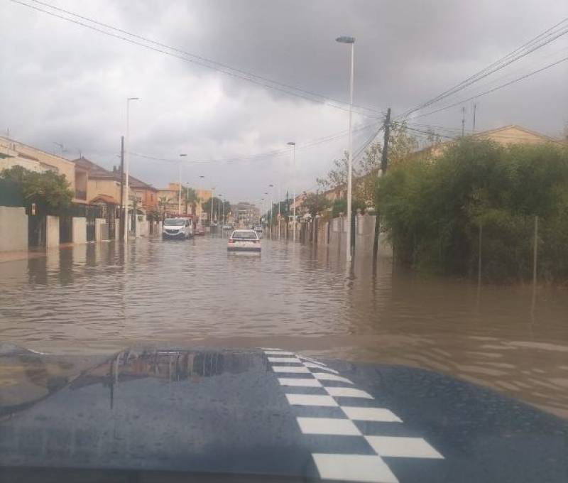 Heavy storm hits Murcia, causing floods and road closures