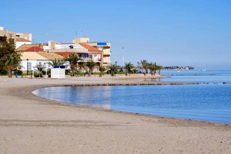 Los Alcázares is already on the hunt for lifeguards for 2025