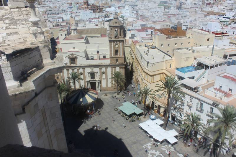 Cádiz transforms for Young Sherlock series shoot