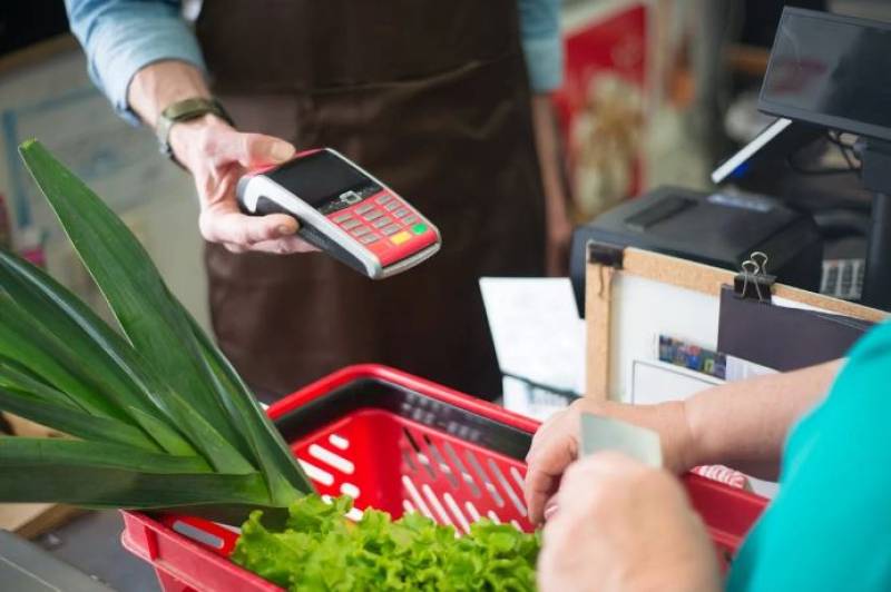 Shopping smarter: Why customers in Spain are ditching big brands for better deals