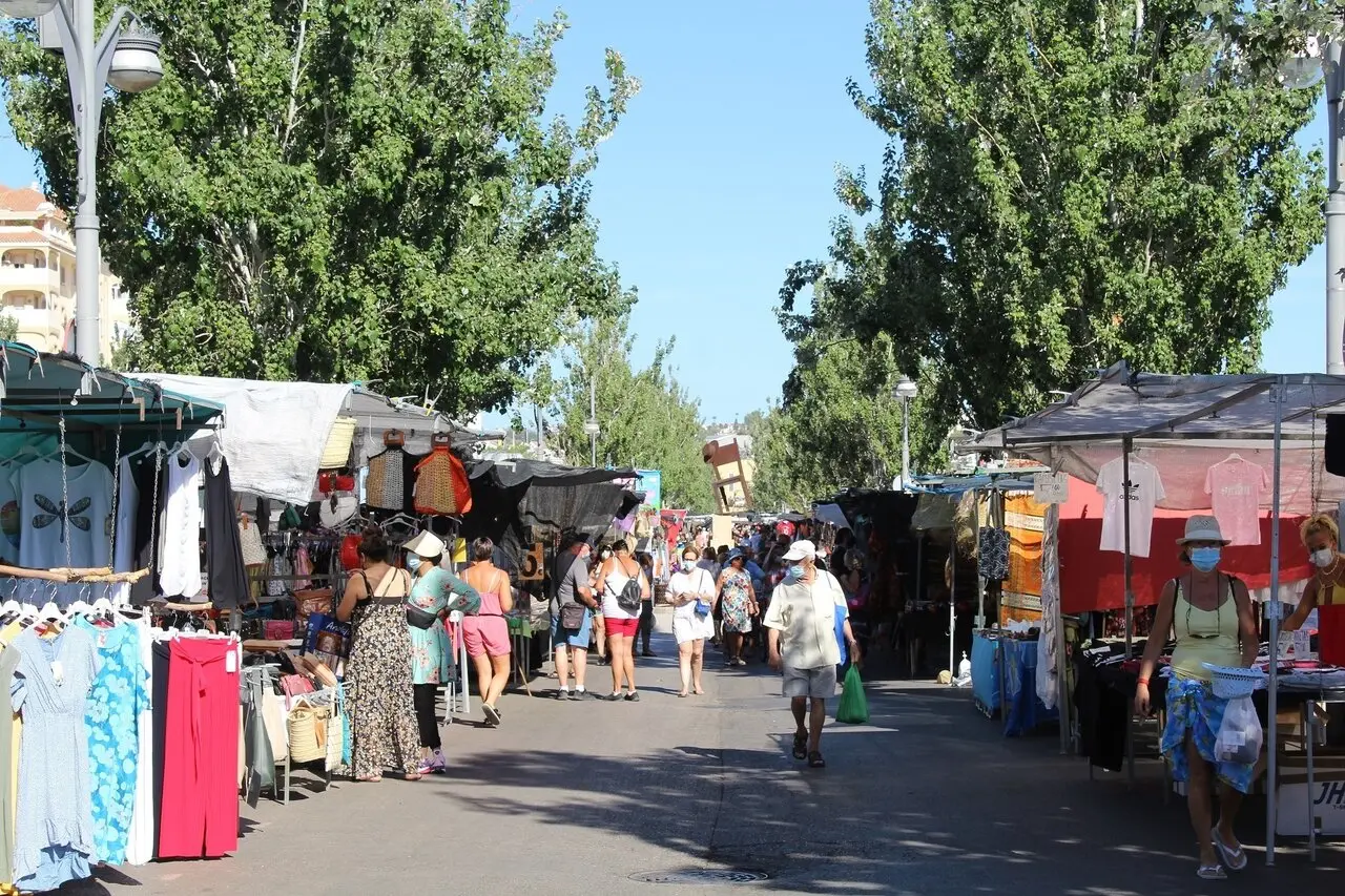 Finnish man arrested at Fuengirola market after trying to grab five-year-old girl