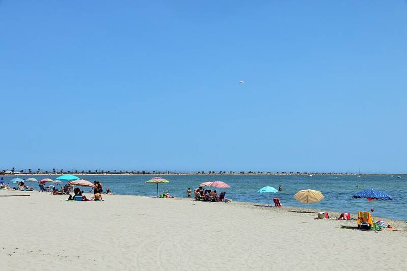 <span class="title"><a href="https://lamangaclubtoday.com/police-scramble-to-a-packed-la-manga-beach-after-a-suspicious-package-washed-up-ashore_1000271725-a.html">Police scramble to a packed La Manga beach after a 'suspicious package..</a></span><span class="content">Bathers watched on as officers and lifeguards moved in to secure the mystery haul. The Guardia Civil was poised to investigate..</span>