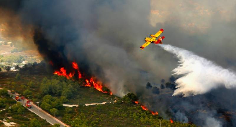 The Niebla fire has now burned through 25,000 hectares but a change in wind is offering the first real chance to fight back